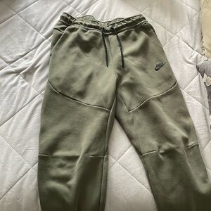 Olive Green Nike tech fleece (Pants), size small (Men’s)